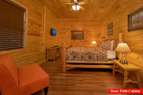 Cabin with 5 king beds and private bathrooms - Bear Cove Lodge