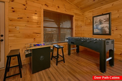 6 bedroom cabin with arcade game and foosball - Bear Cove Lodge