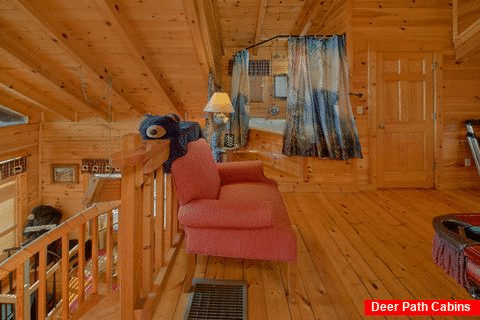 1 Bedroom Cabin with Extra Bed in Loft - Bear Heaven