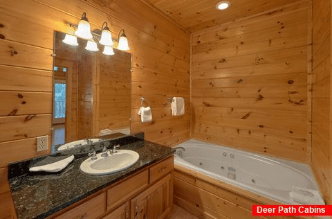 Beautiful 6 Bedroom 7.5 Bath Cabin - Lookout Lodge