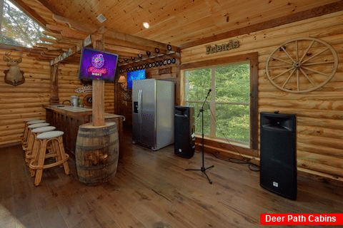 Luxury 5 Bedroom Cabin with Karaoke - Bar Mountain II