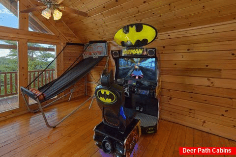 Large Game Room with Arcade Games 6 Bedroom - Lookout Lodge