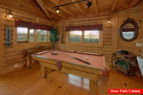 Smoky Mountain 1 Bedroom Cabin with Pool Table - A Romantic Hilltop