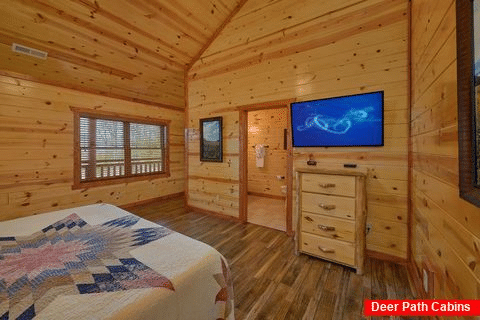 6 Bedroom with 5 Master Suites Sleeps 20 - Splash Mountain Chalet