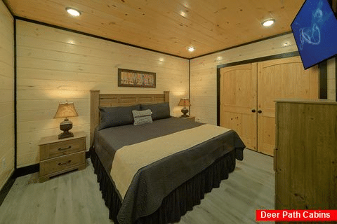 Luxury cabin rental with 5 King bedrooms - Livin' the Dream