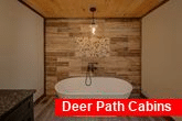 6 bedroom cabin with luxurious soaking tub