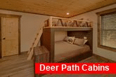 Queen bunkbeds in 6 bedroom luxury cabin