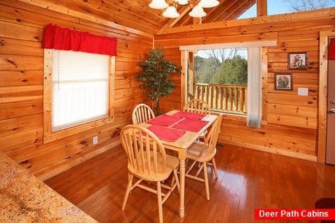 Honey Moon Cabin with a Dining Room Table - Hideaway Heart