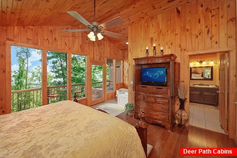 Cabin with King Suite, Jacuzzi Tub and Bathroom - Enchanted Evenings