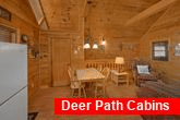 1 bedroom cabin with Dining room for 4